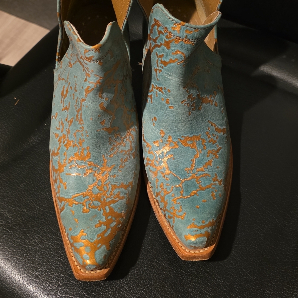 ARIAT Stylish Teal and Gold Women's BOOTS Used 2 Times